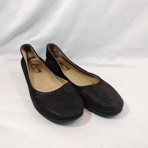 FS/NY French Sole NY Black Wedge Ballet Flats; Shimmer Dot Low